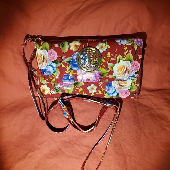 Patent shine man made crssbdy wallet floral bright - Picture 7 of 8